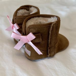 Ugg - Jesse Bow II Baby Boots - size 4/5